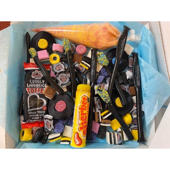 Liquorice Lovers 9" Sweet Pizza Box